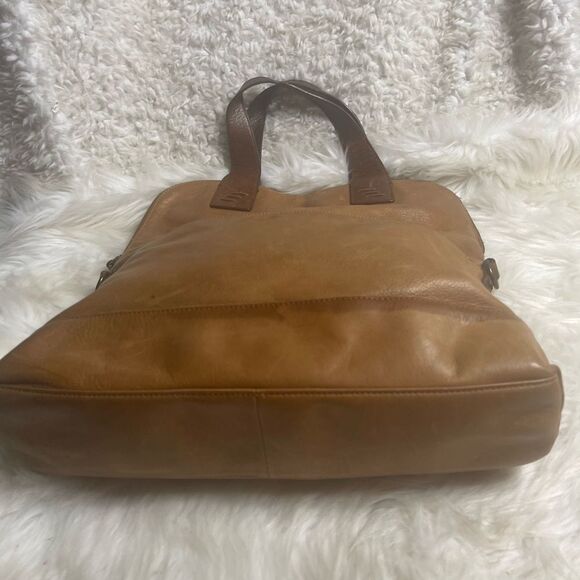Cynthia Rowley leather tan & Brown Medium satchel . - Picture 4 of 12